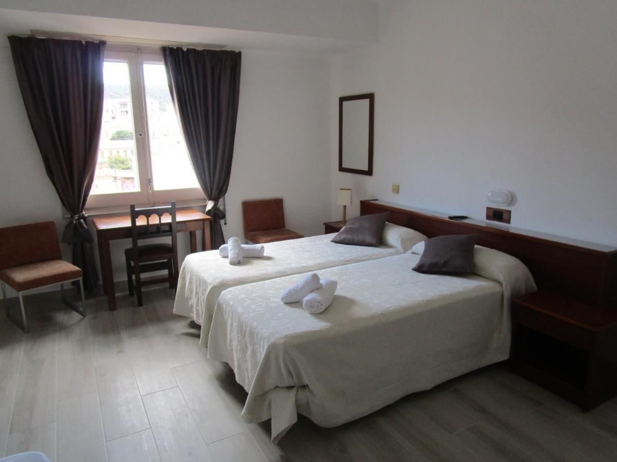 סאן פליו דה גיסולס Hotel Apartaments Gesoria Porta Ferrada מראה חיצוני תמונה