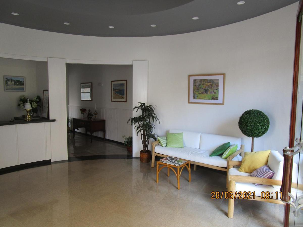 סאן פליו דה גיסולס Hotel Apartaments Gesoria Porta Ferrada מראה חיצוני תמונה