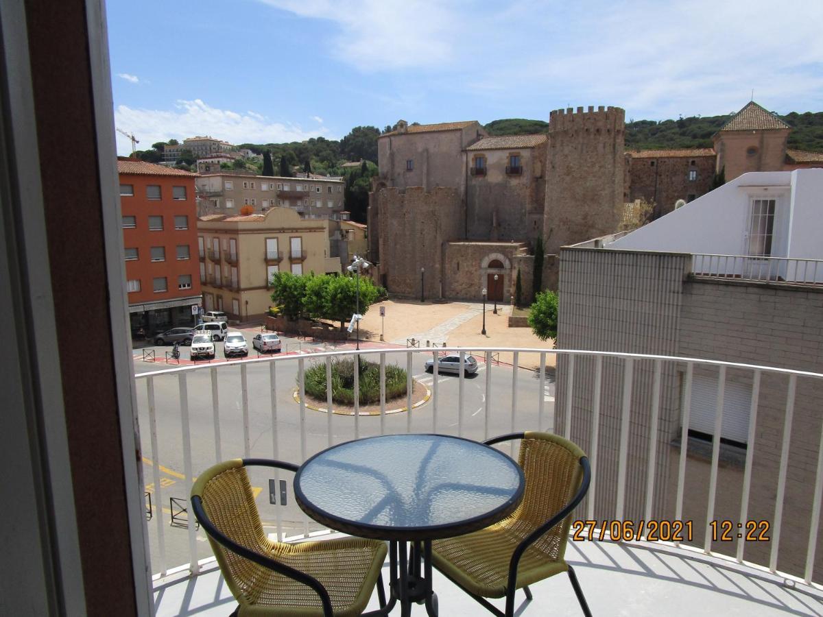 סאן פליו דה גיסולס Hotel Apartaments Gesoria Porta Ferrada מראה חיצוני תמונה