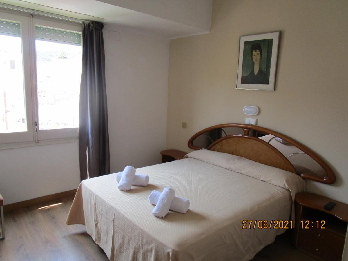 סאן פליו דה גיסולס Hotel Apartaments Gesoria Porta Ferrada מראה חיצוני תמונה
