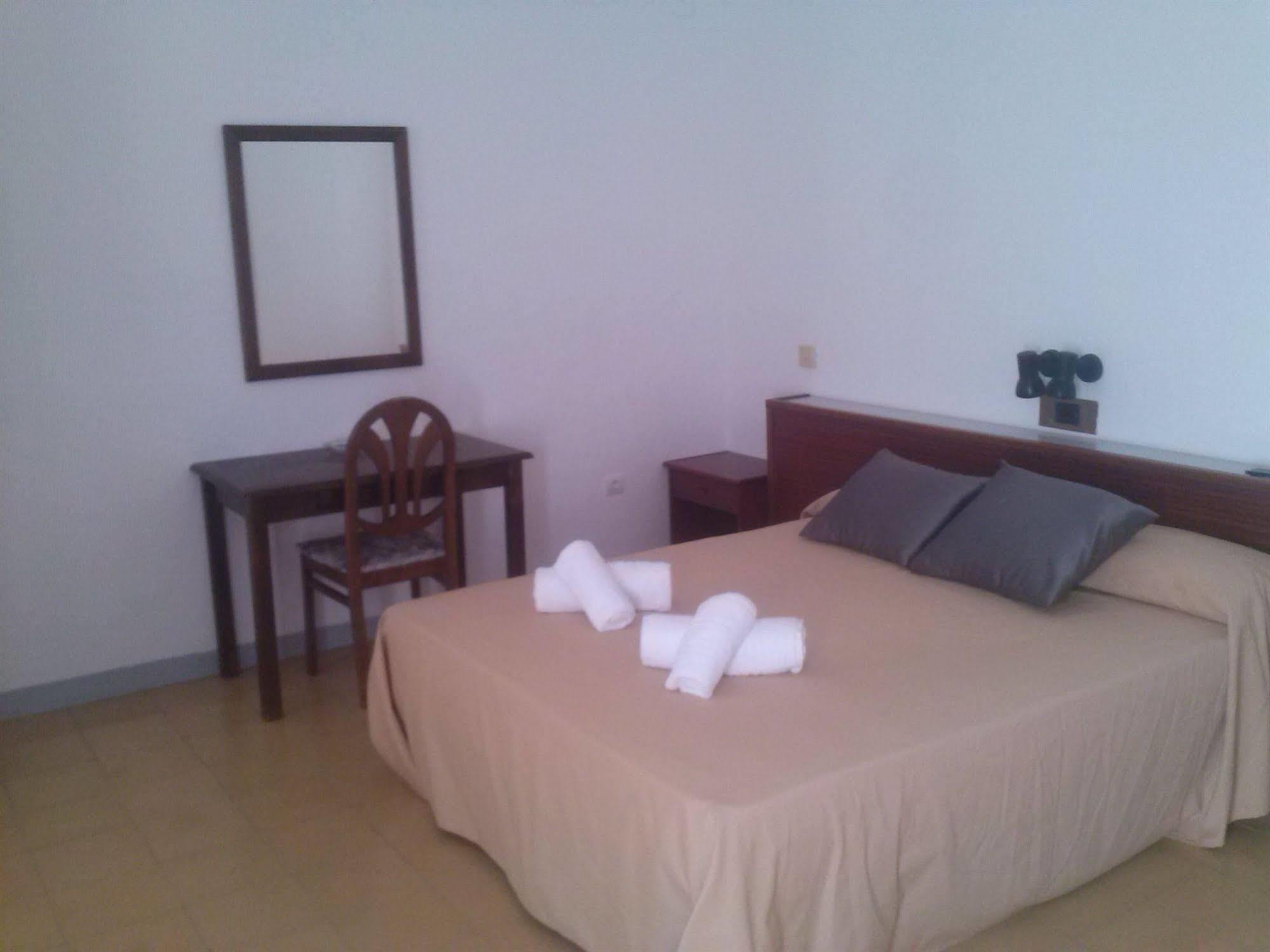 סאן פליו דה גיסולס Hotel Apartaments Gesoria Porta Ferrada מראה חיצוני תמונה