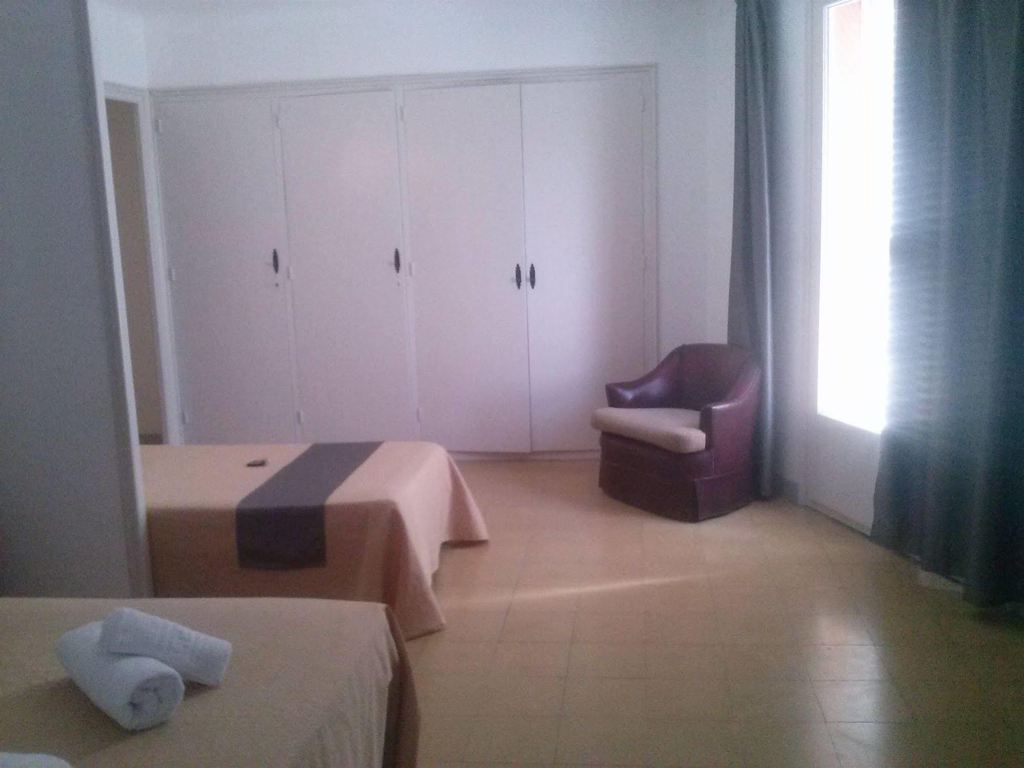 סאן פליו דה גיסולס Hotel Apartaments Gesoria Porta Ferrada מראה חיצוני תמונה
