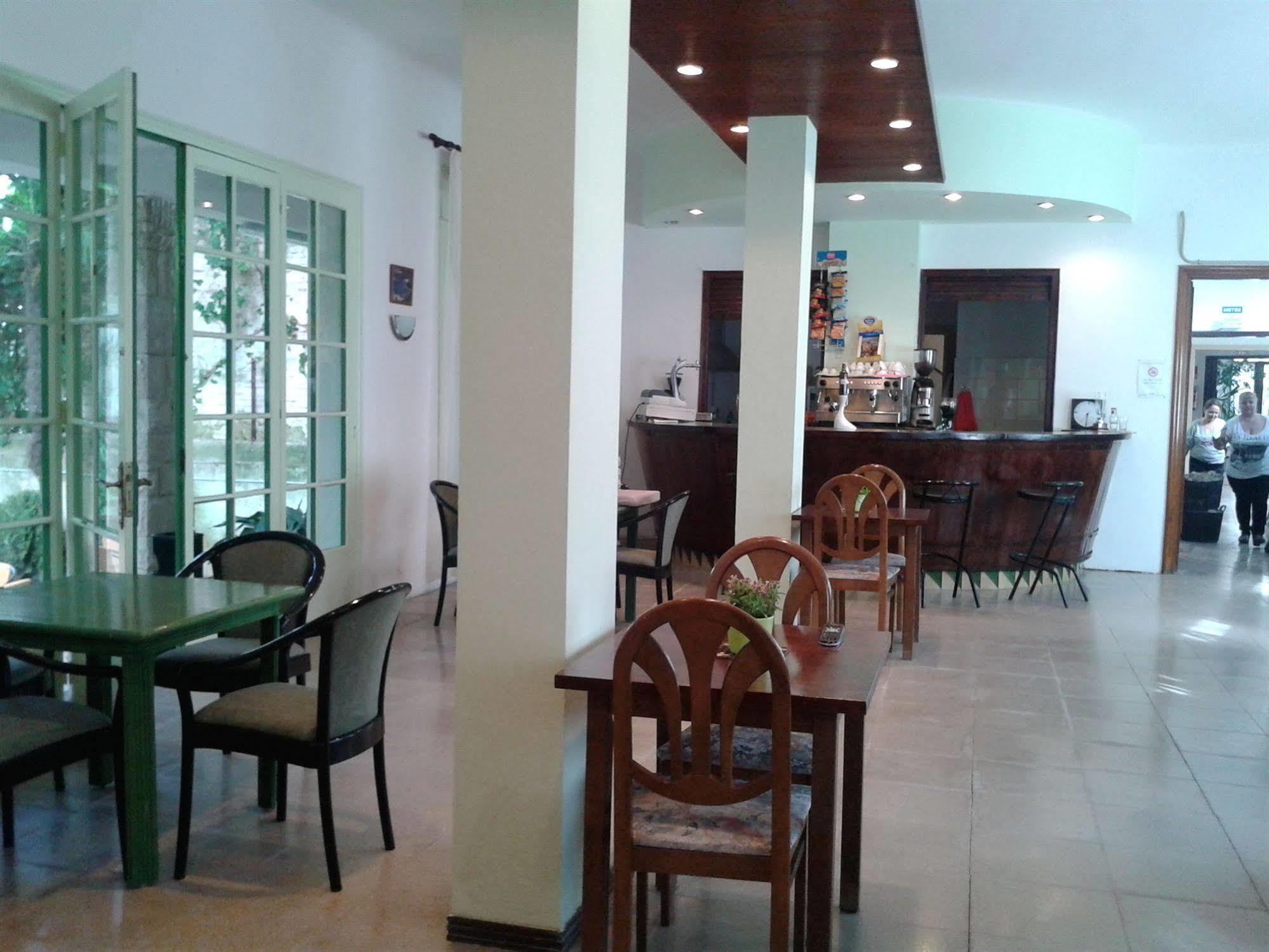 סאן פליו דה גיסולס Hotel Apartaments Gesoria Porta Ferrada מראה חיצוני תמונה